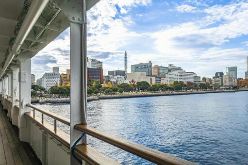 氷川丸から見る山下公園 氷川丸,山下公園,横浜の写真素材