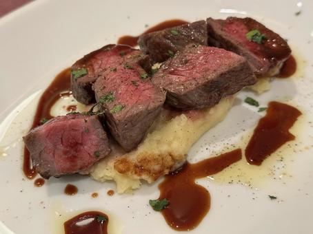 肉料理 肉料理 ステーキ,肉料理,ローストビーフの写真素材