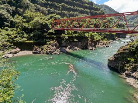 渡崎橋と仁淀川 渡崎橋と仁淀川 渡崎橋,橋,橋梁の写真素材