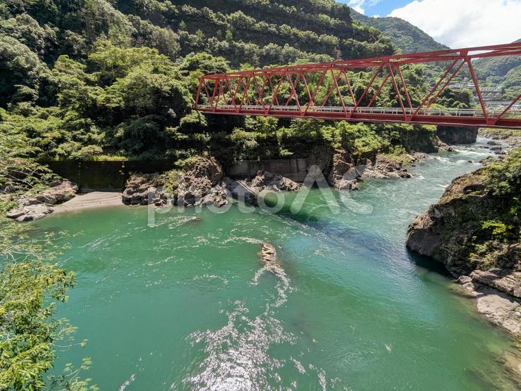 渡崎橋と仁淀川 渡崎橋,橋,橋梁の写真素材