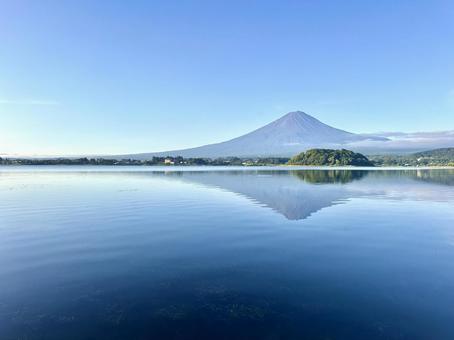 夏の河口湖と富士山 夏の河口湖と富士山 富士山,河口湖,湖の写真素材