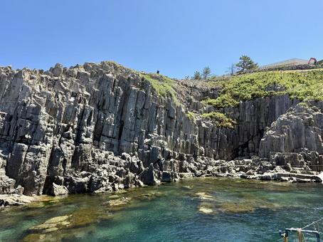 夏の福井県東尋坊 快晴の日本海 夏の福井県東尋坊 快晴の日本海 マイナスイオン,岸壁,石段の写真素材