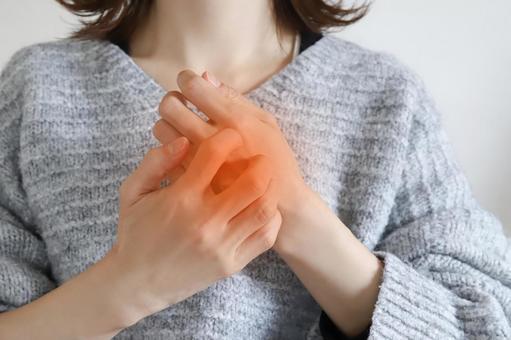 手荒れ　手のかゆみ 手荒れ,手のかゆみ,手の写真素材