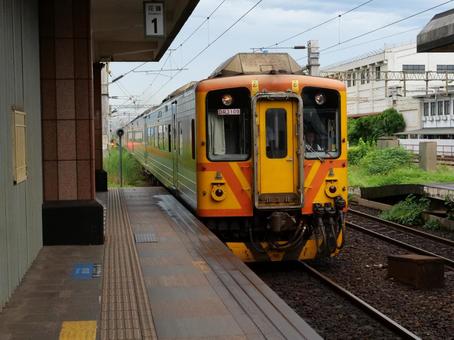 台湾鉄道 自強号 台湾鉄道 自強号の写真