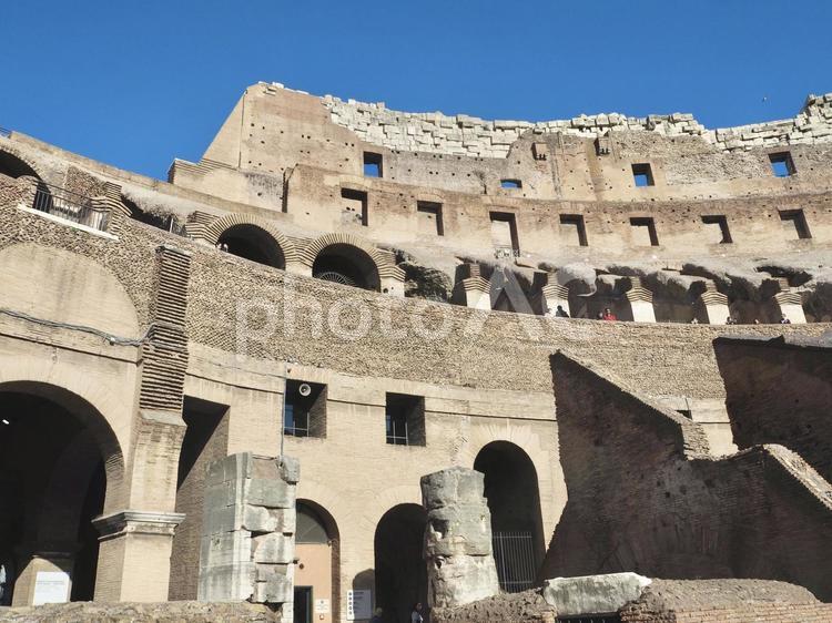 コロッセオの内壁 コロッセオ,イタリア,ローマの写真素材