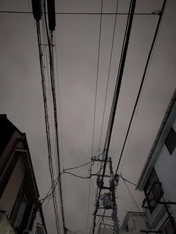 曇り空 空,曇,電線の写真素材