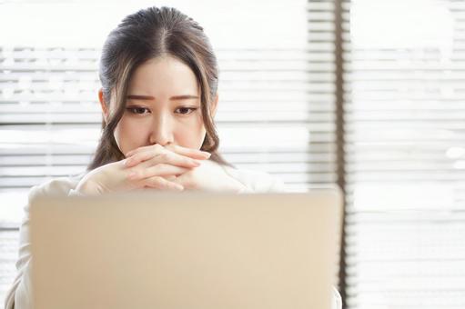 Asian woman thinking in trouble, kadın, iş kadını, sorun, JPG