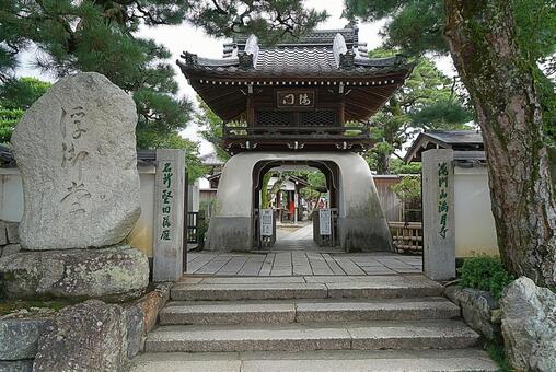 パワースポット　満月寺・浮御堂51　山門 滋賀県大津市,満月寺,浮御堂の写真素材