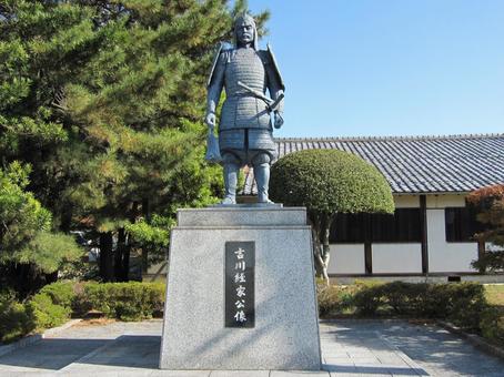 Tottori Castle Yoshikawa Tsuneie bronze statue, JPG