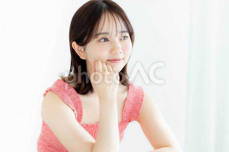 若い女性の美容イメージ 美容,女性,笑顔の写真素材