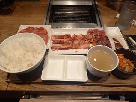 Photo, yakiniku-like, one meat of beef, bbq set, 