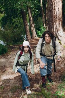 登山をする恋人 男女,外国人,登山の写真素材