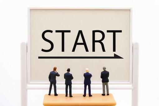 スタートラインに立つビジネスマン スタート,ビジネスマン,始まりの写真素材