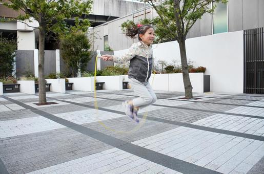 一個女孩帶著汗水, JPG 一個女孩帶著汗水, tomboy, a rope, vigorously, JPG