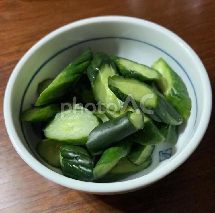 R7.07.31  胡瓜漬け物　糠漬け 胡瓜漬け物,胡瓜,漬け物の写真素材