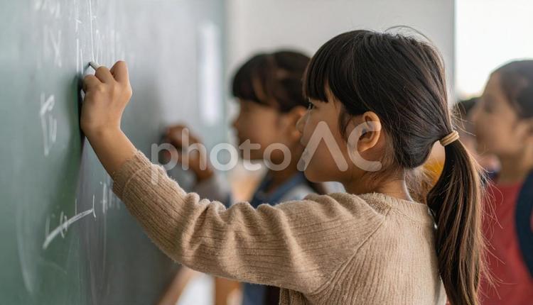 英会話教室で学ぶ子供たち 若者,宿題,若いの写真素材