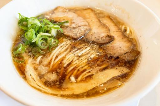 コクのあるスープが美味い尾道ラーメン コクのあるスープが美味い尾道ラーメン 尾道ラーメン,醤油,豚骨の写真素材