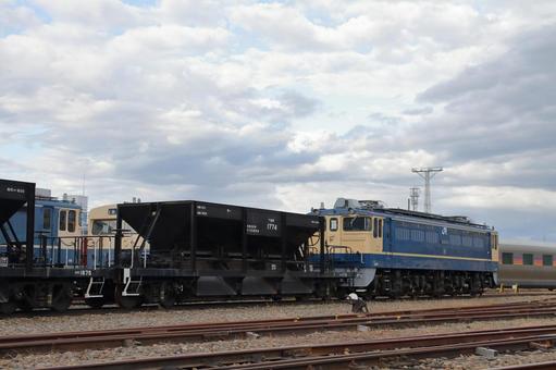 北長野で留置される廃車待ちの車両 長野総合車両センター,北長野,ef65の写真素材