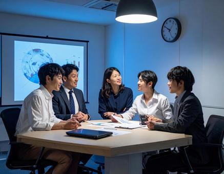 若手社員のブレインストーミング 若手社員のブレインストーミングの写真