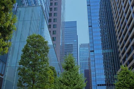 高層ビル オフィス街 高層ビル オフィス街 ビル,ビジネス,仕事の写真素材