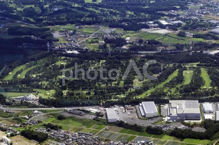 埼玉県の日高カントリークラブ付近を空撮 空撮,ゴルフ場,ゴルフの写真素材