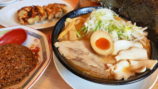 ラーメンと餃子と黒チャーハンのセット ラーメン,餃子,チャーハンの写真素材
