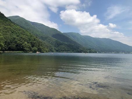 湖畔のキャンプ場　長野県大町市 湖畔,キャンプ場,長野県の写真素材