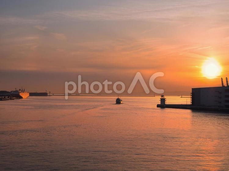船上からの夕日 夕焼け,夕日,日没の写真素材