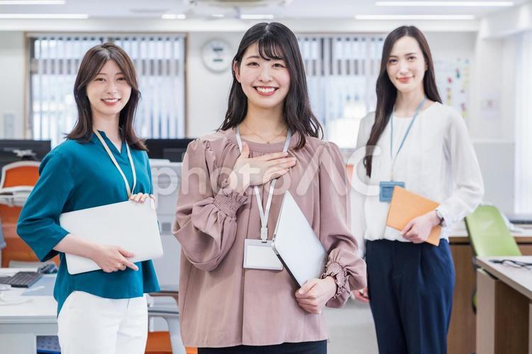 横に並ぶビジネスパーソン。 ビジネス,ビジネスウーマン,チームの写真素材