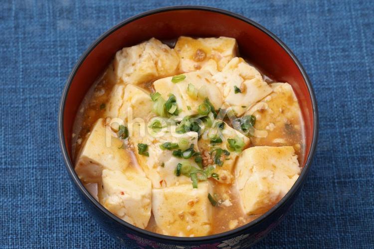 麻婆丼 麻婆丼,マーボー豆腐,麻婆豆腐の写真素材