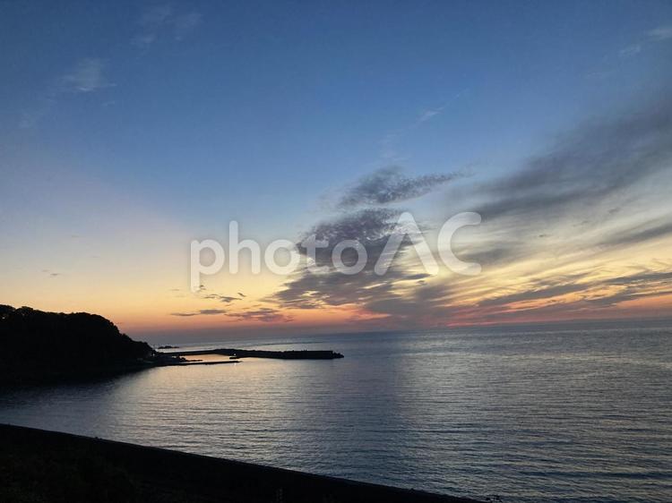 夕日　海岸　青森　夕焼け 夕日,夕焼け,海岸の写真素材