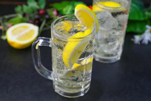 ハイボール ハイボール ハイボール,アルコール,カクテルの写真素材
