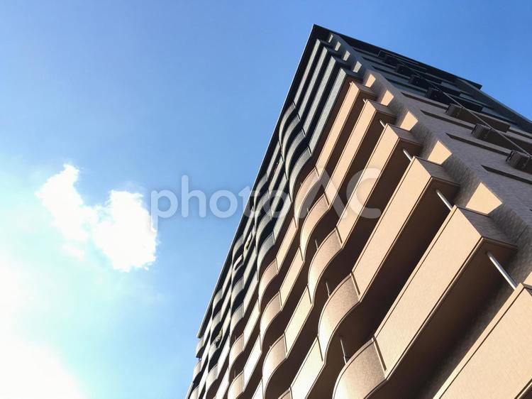 青空とマンション12 空,マンション,賃貸物件の写真素材