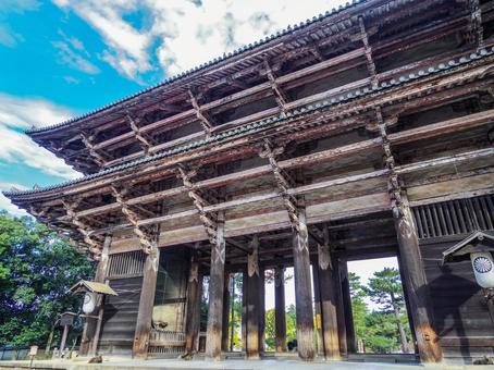 【奈良県】奈良市・東大寺南大門 東大寺,奈良公園,南大門の写真素材