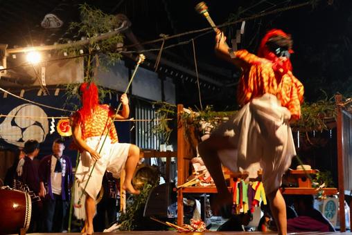 １０月中旬の香東神社の秋祭りの舞の奉納の写真