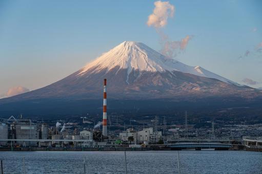 春の富士山 春の富士山の写真