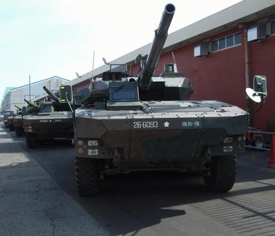 4台の16式機動戦闘車 4台の16式機動戦闘車 戦車,16式機動戦闘車,大砲の写真素材