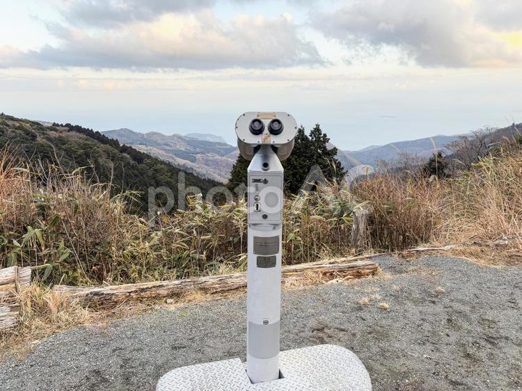観光双眼鏡04 双眼鏡,望遠鏡,覗くの写真素材
