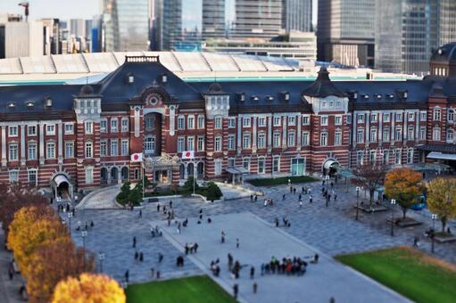 東京駅丸の内駅前広場（ジオラマ風） 東京駅,丸の内駅前広場,レンガ造りの写真素材