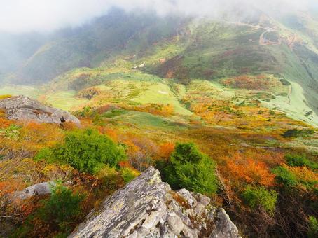 紅葉(毛無峠・破風岳) 紅葉(毛無峠・破風岳) 紅葉,秋,もみじの写真素材