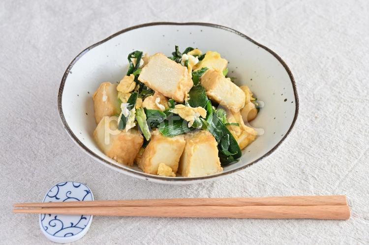 ニラ玉(厚揚げ入り) ニラ玉(厚揚げ入り) ニラ玉,厚揚げ,卵とじの写真素材