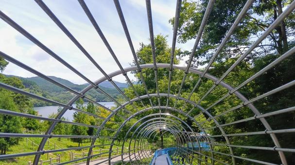 滑り台　自然　　 滑り台,自然,田舎の写真素材