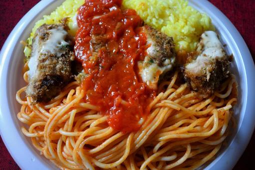 チキンカツレツ&パスタアラビアータ チキンカツレツ&パスタアラビアータ メジャー級グルメ,チキンカツ,ターメリックライスの写真素材