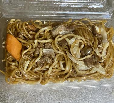 焼きそば　タッパー　 焼きそば,ソース焼きそば,露店の焼きそばの写真素材