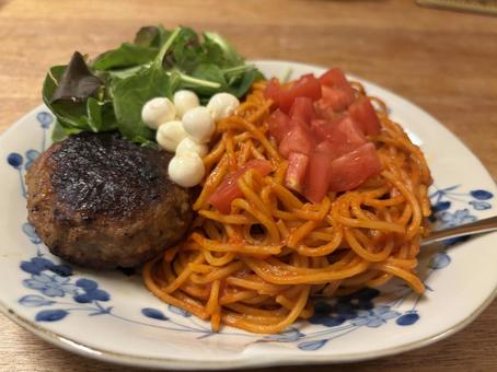 ハンバーグとナポリタン ハンバーグ,ナポリタン,食べるの写真素材