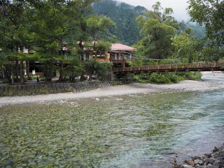 上高地 上高地 上高地,川,橋の写真素材