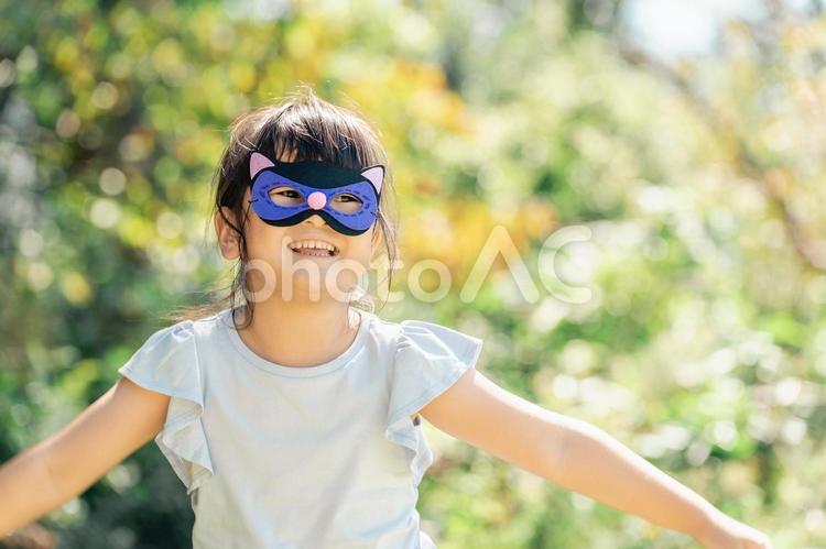ハロウィンの格好でキャンプする子供 ハロウィン,ハロウィーン,子供の写真素材
