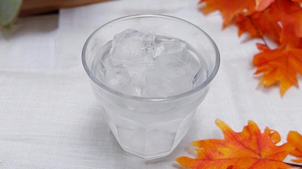 氷水-03 氷水-03 グラス,コップ,冷たいの写真素材