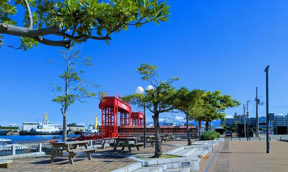 潮風を感じる憩いの場 潮風を感じる憩いの場 今治港,風景,桟橋の写真素材