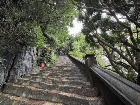 マーブルマウンテンの階段 階段,マーブルマウンテン,ベトナムの写真素材